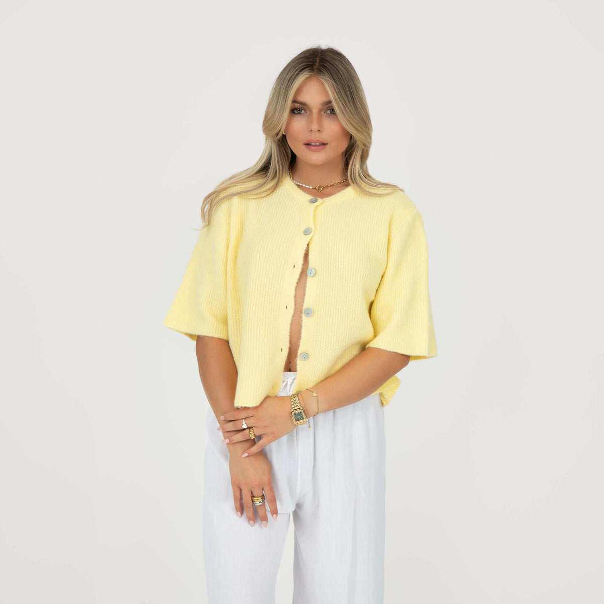 Short-sleeve knitted cardigan