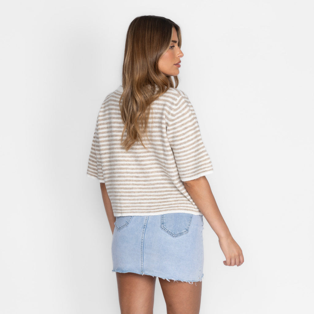 Short-sleeve knitted cardigan