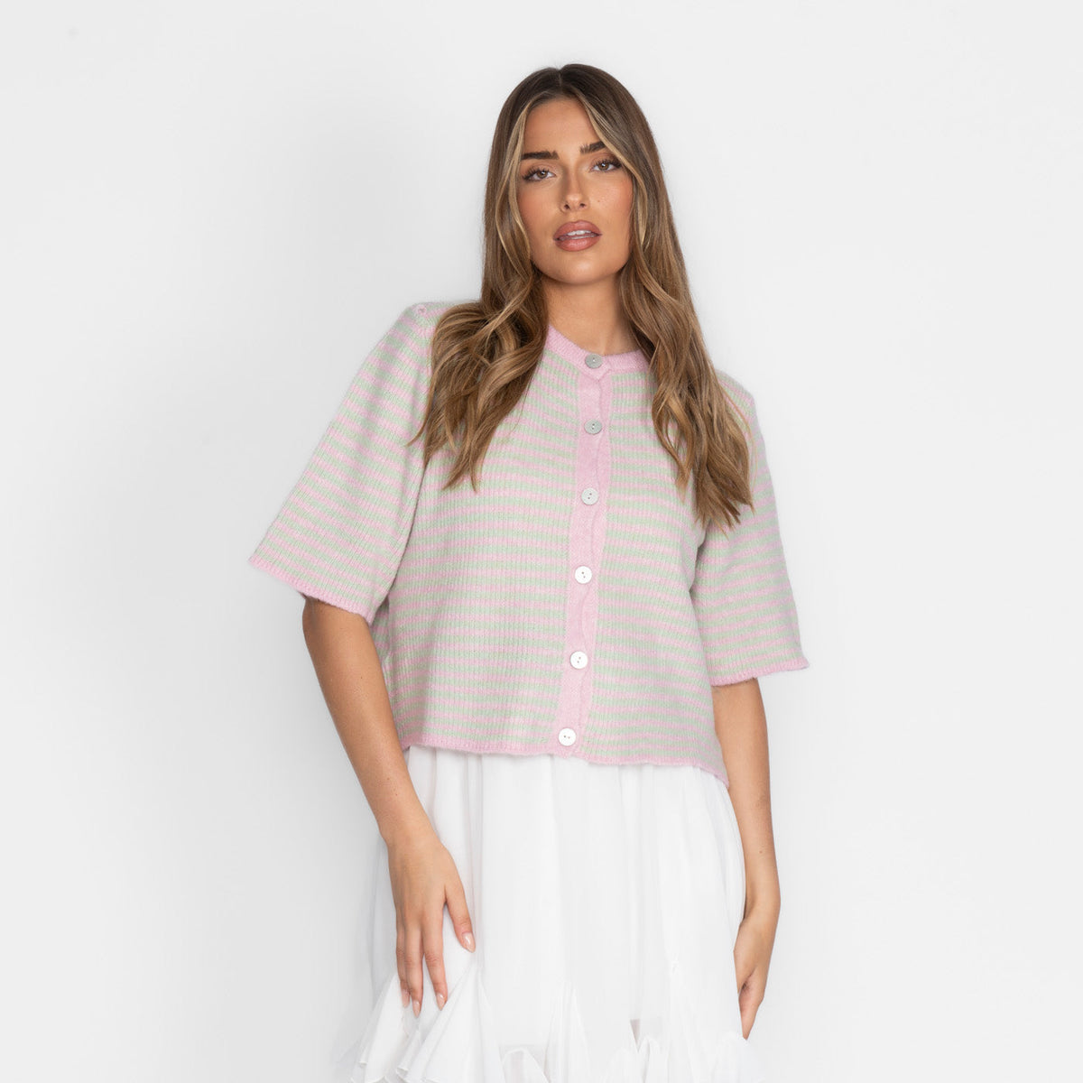 Short-sleeve knitted cardigan