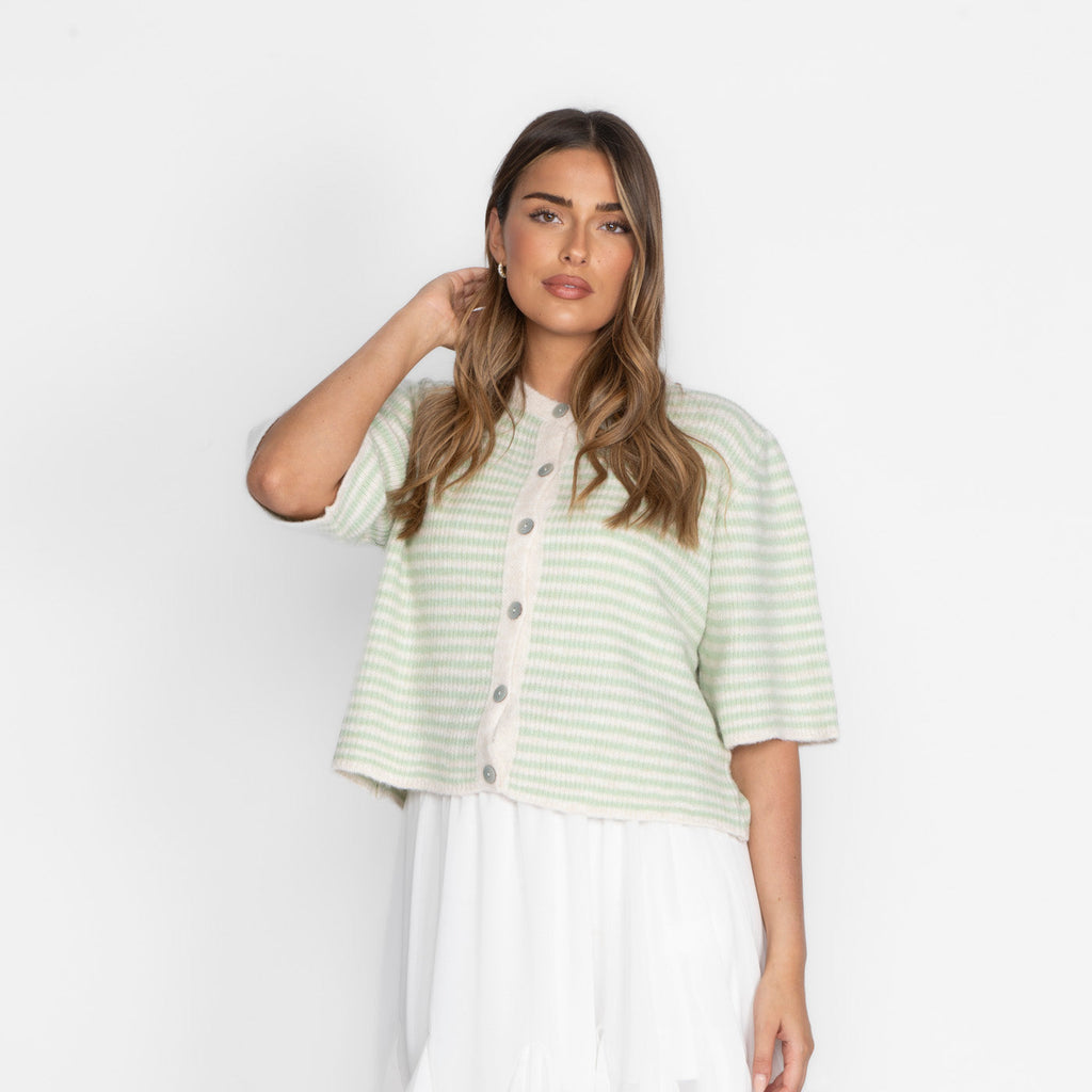 Short-sleeve knitted cardigan