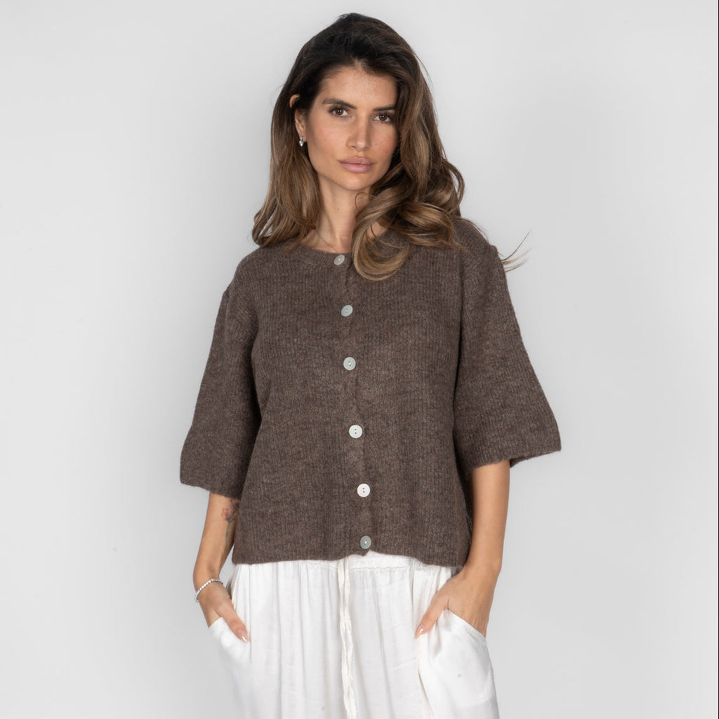 Short-sleeve knitted cardigan