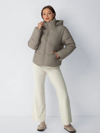 Krótka, pikowana kurtka WarmCore™ Classic z odpinanym kapturem