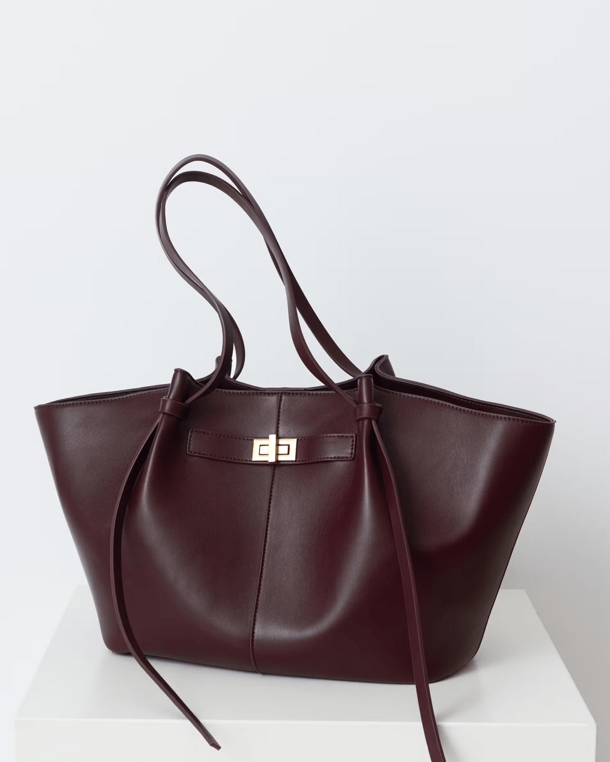 Luxe Curve Shopper